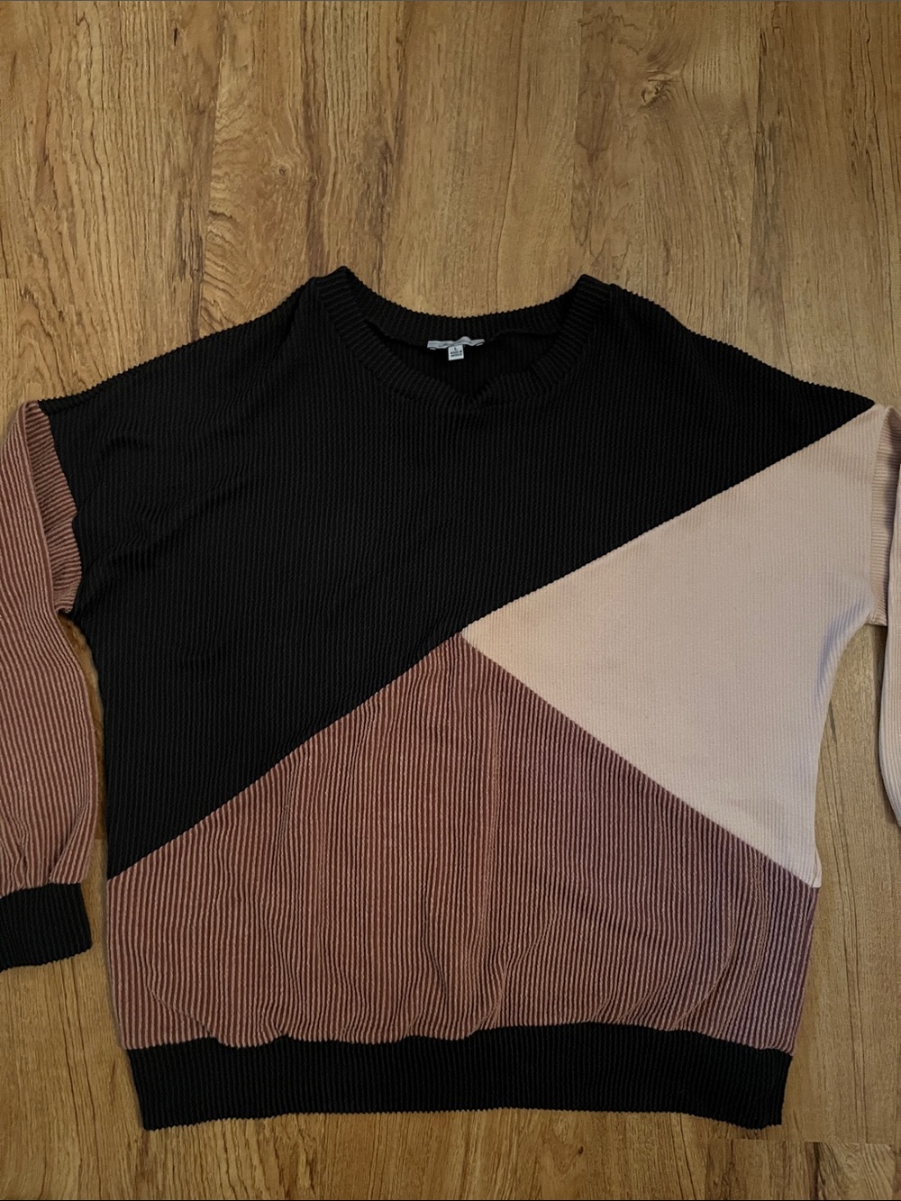 White Birch Oversized Long Sleeve Colorblock Top - Picture 5 of 8